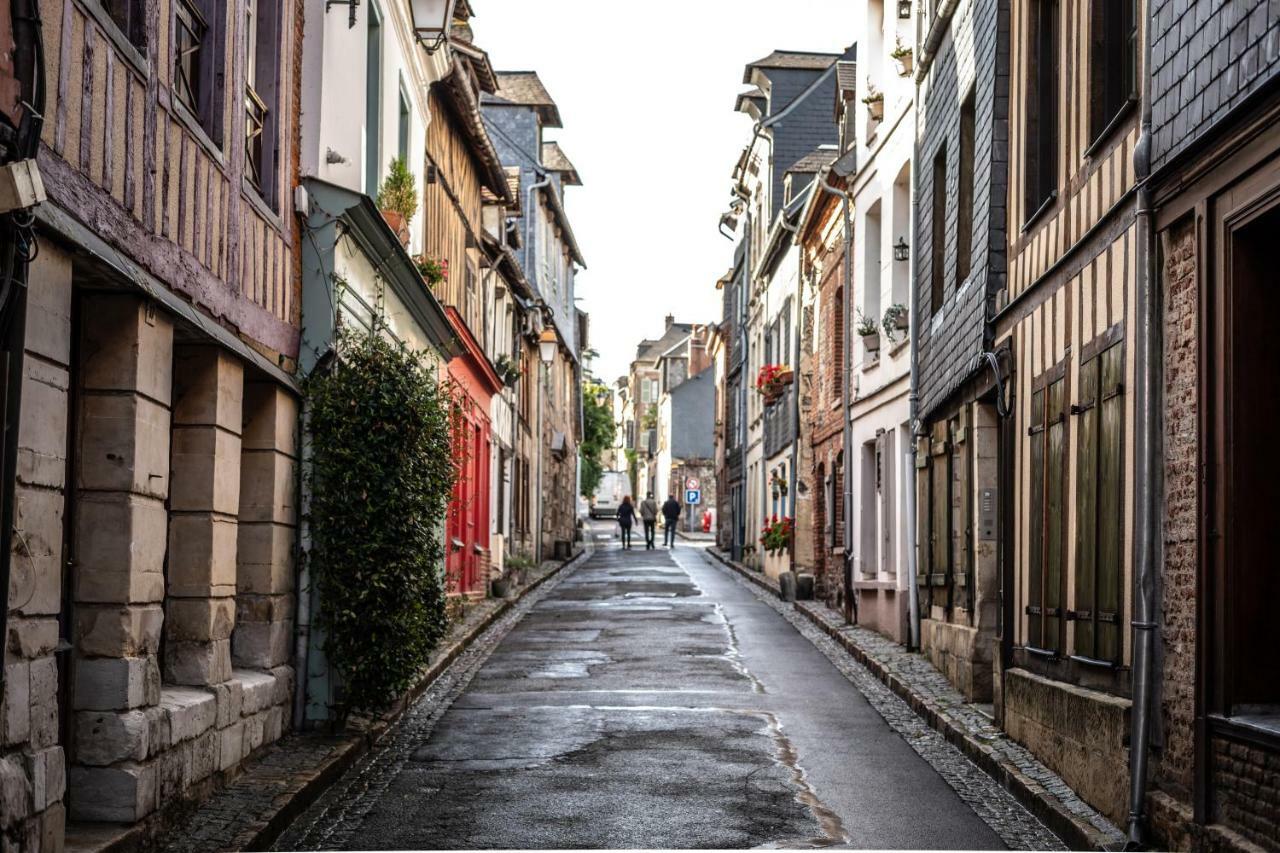 Au Coeur De La Ville Honfleur Esterno foto
